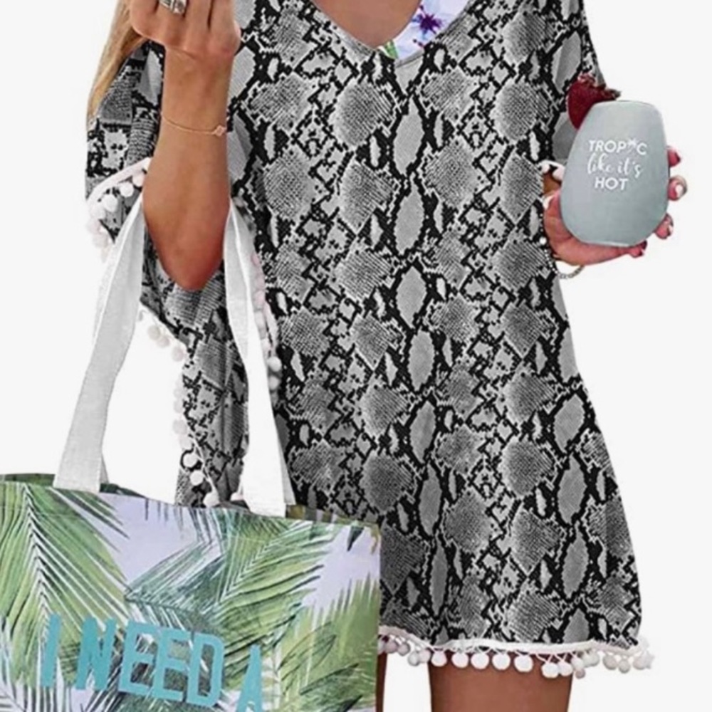 NWT ADREAMLY snakeskin V-neck top 3XL